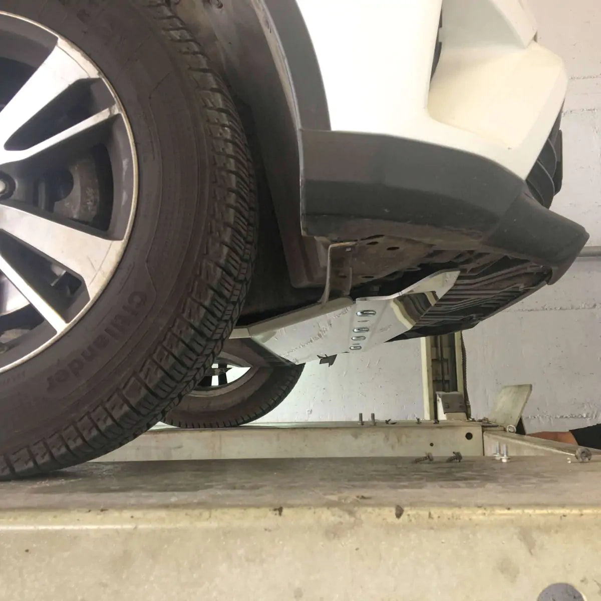 Toyota RAV4 Engine & Transmission Bash Plate