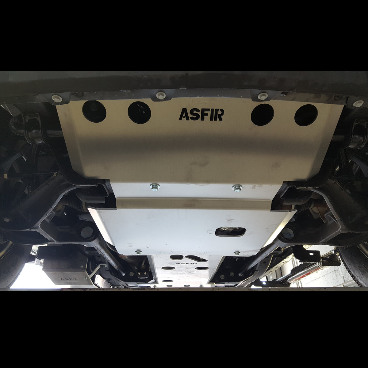 Chevrolet Silverado & GMC Sierra 2500/3500 HD Front Bash Plate