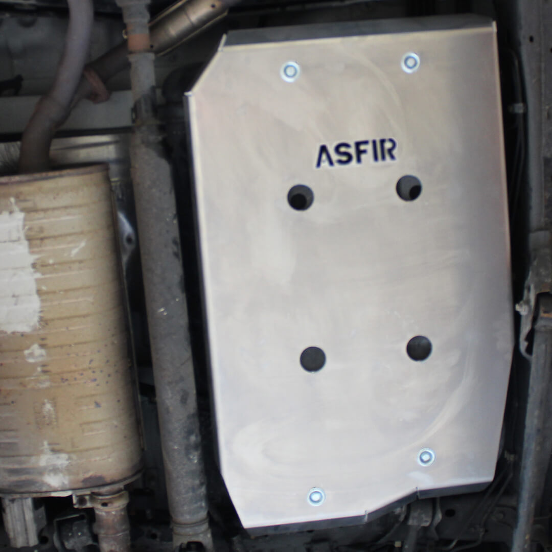 Toyota Land Cruiser 100 / Lexus LX 470 Fuel Tank Bash Plate