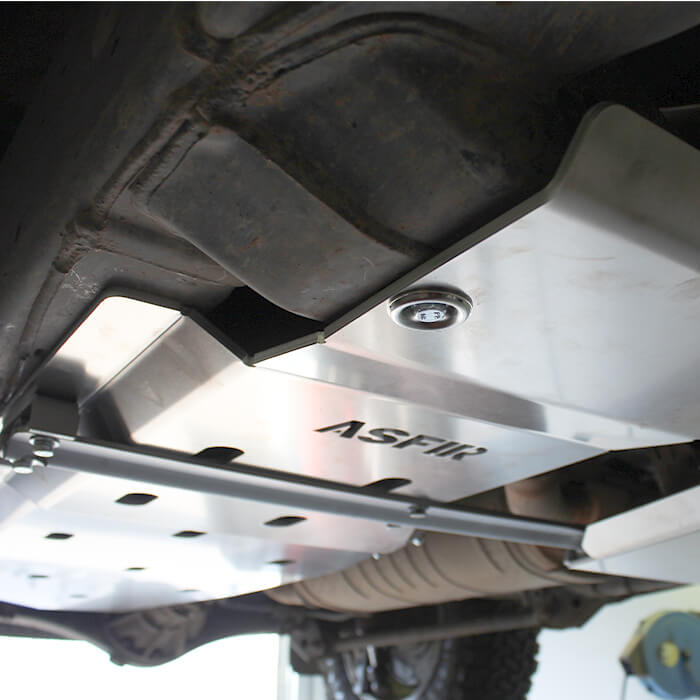 Toyota Land Cruiser 200 / Lexus LX570 Fuel Tank Bash Plate