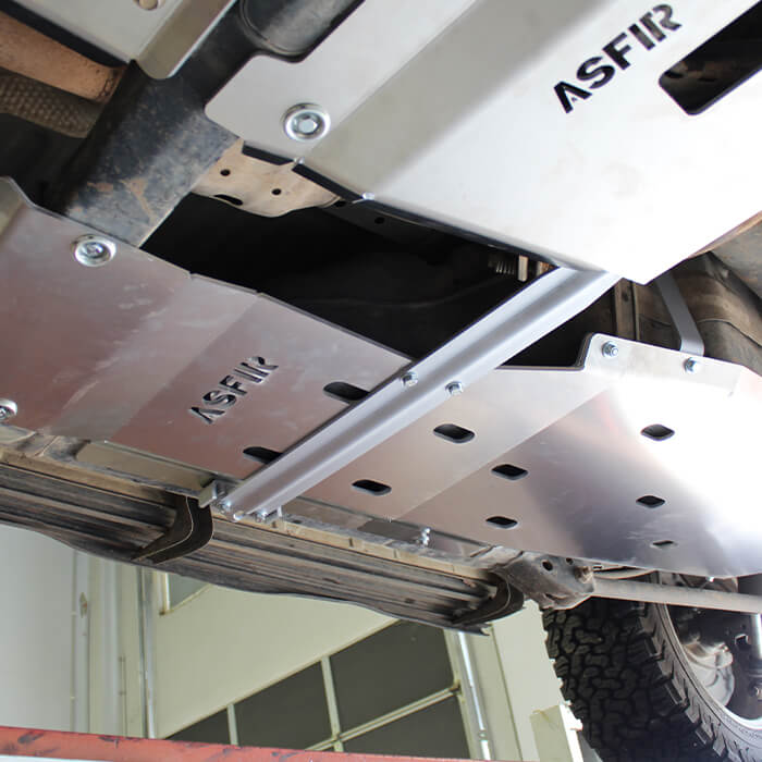 Toyota Land Cruiser 200 / Lexus LX570 Fuel Tank Bash Plate